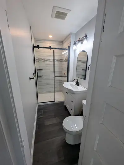 Modern, trendy living at its best, in this fully renovated 3 bedroom, 1 bathroom lower apartment in...