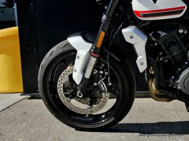 2022 Triumph Trident 660 Crystal White in Street, Cruisers & Choppers in Oshawa / Durham Region - Image 16