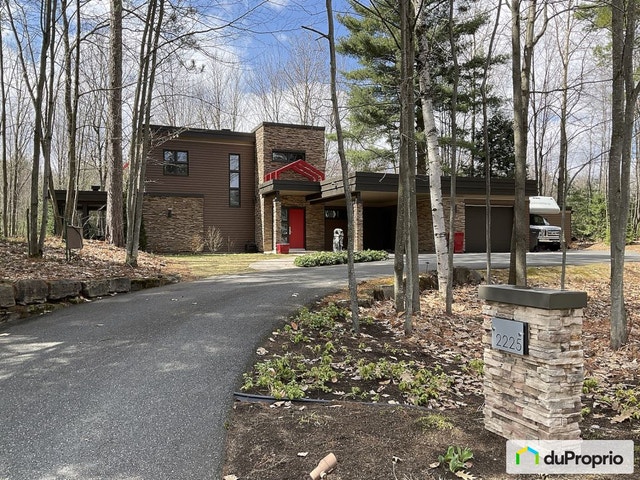$975,000 - 2 Storey for sale in Drummondville (Drummondville) — photo 1