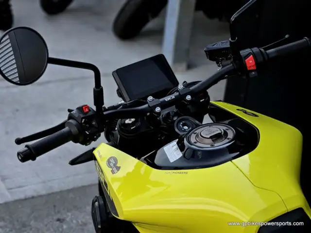 2025 Husqvarna Vitpilen 801 DEMO in Street, Cruisers & Choppers in Oshawa / Durham Region - Image 17