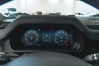 Land Rover Defender 110 P300 S 2025: - Extérieur métallisé bleu TASMAN avec intérieur en cuir noir E... (image 4)