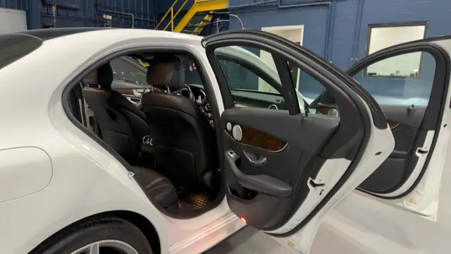 2015 Mercedes-Benz C-Class C300, Accident Free, Amg Pkg, Sunroof in Cars & Trucks in Oakville / Halton Region - Image 14