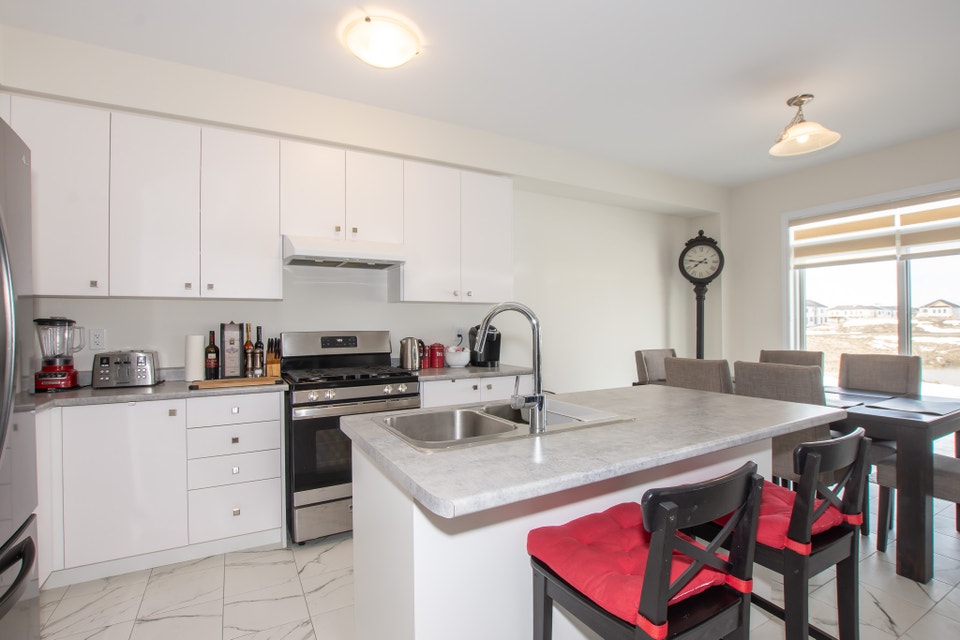26 Peach St, Thorold - 4 Bedroom Detached House 3