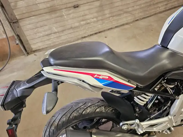 2019 BMW g 310r motorcycle abs Project or Parts Bike in Motorcycle Parts & Accessories in Winnipeg - Image 4