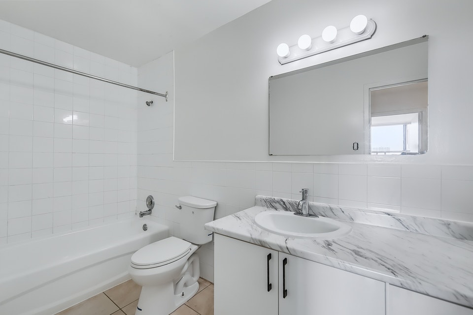 2 bed 1 bath unit for rent - First month rent free 3