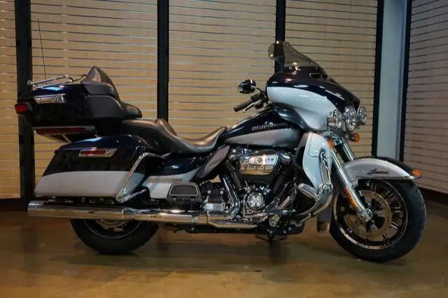 2019 Harley-Davidson FLHTK - Ultra Limited in Sport Touring in Lethbridge - Image 3