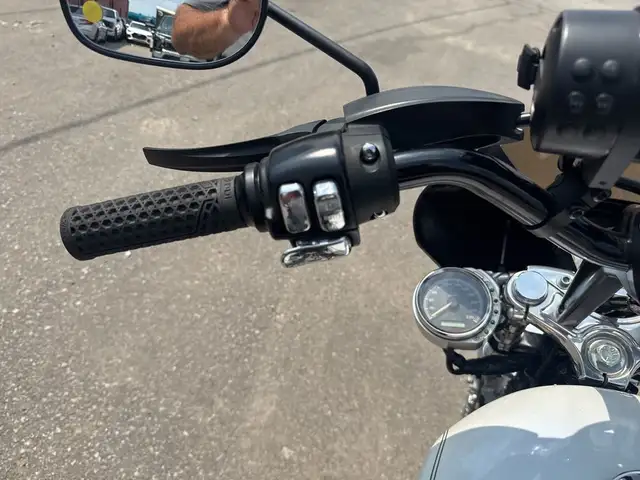 2005 Harley-Davidson Sportster ~ SPORSTER 883 ~ CANADIAN ~ V&H E in Street, Cruisers & Choppers in City of Toronto - Image 24