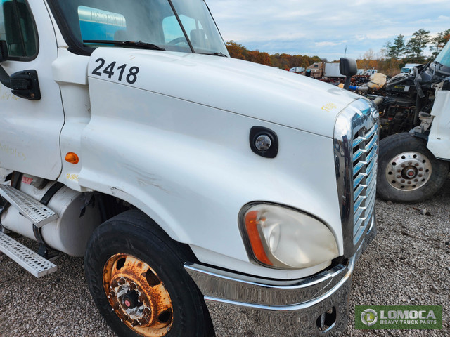 2010 Freightliner Cascadia 125 Hood - Stock #: FR-0804-16 in Heavy Equipment Parts & Accessories in Hamilton - Image 3
