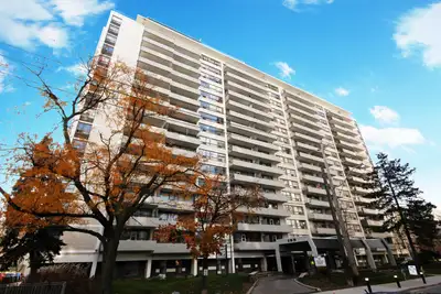 3 Bedroom 2 level Penthouse @ Yonge & Davisville, View more