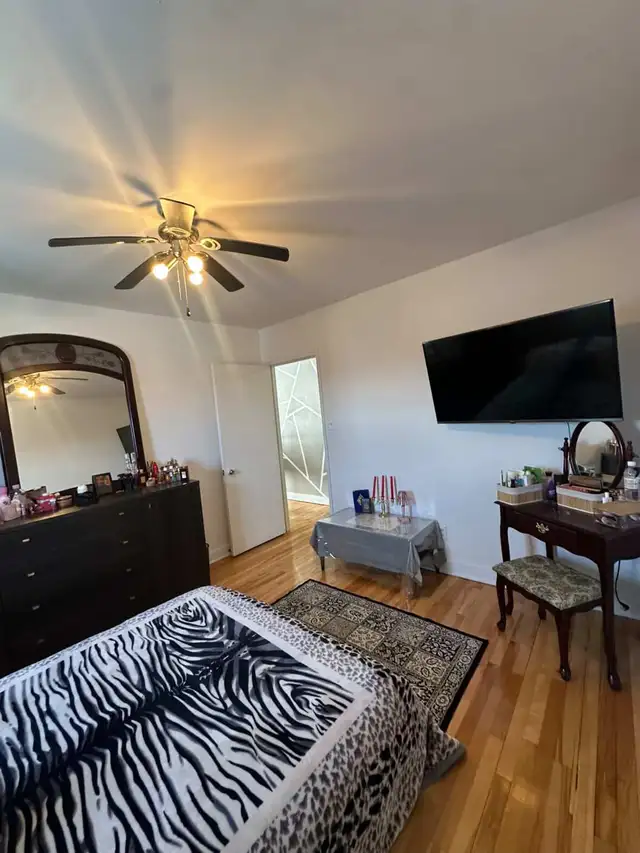 Beau et grand 3 1/2 dans Mercier