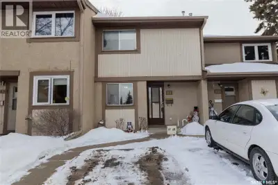 Welcome home, step into this spacious 3 bedroom, 1.5 bath townhouse in the popular Wildwood Village...