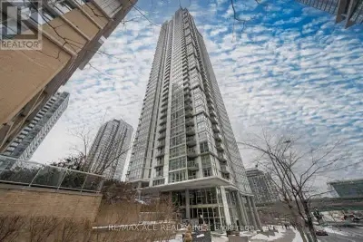 Breathtaking lake views from this spacious 1-bedroom plus oversized den condo in the heart of downto...