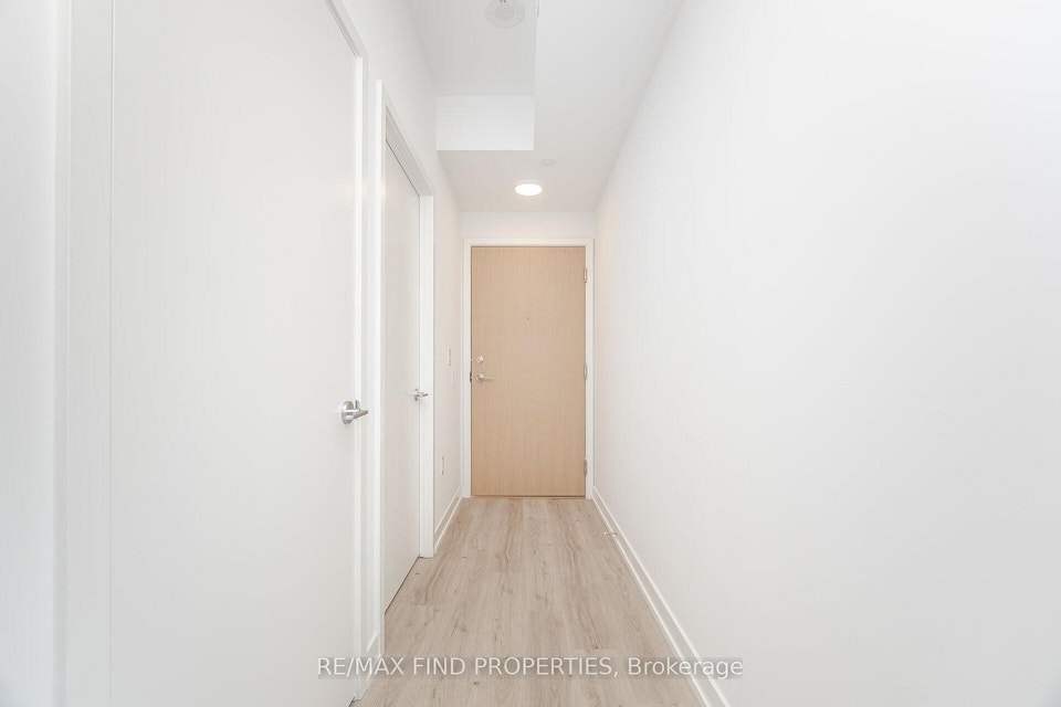 1BR & 2BR Brand New Condos at Burnhamthorpe & Confederation Pkwy 2