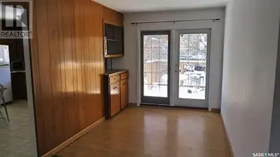 Great Location, Nice Furnished rooms beside U of R for Rent