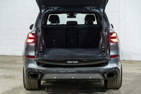 *English below* *Français:* Ce BMW X5 xDrive40i 2024 affichant 25 121 km, provenant d'un seul propri... (image 6)