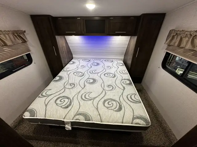 2018 ,Crossroads RV,Volante 240RL in Travel Trailers & Campers in Saskatoon - Image 11