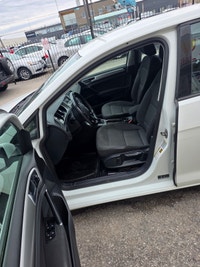 Discover the 2015 Volkswagen Golf TSI Efficiency Meets Style! Year: 2015 Make: Volkswagen Model: Gol... (image 4)