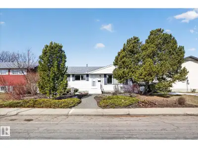 PLATINUM PROPERTY! Immaculately kept bungalow in Northmount offering fantastic curb appeal & a long...