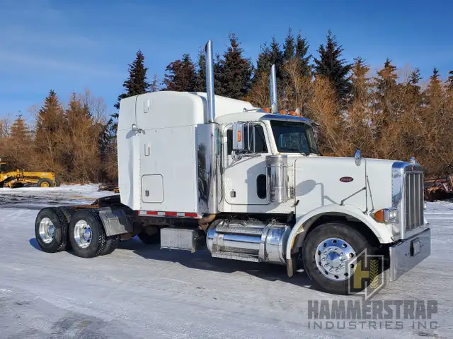 2004 PETERBILT 378 Sleeper Semi Truck w/ C15 Cat Engine in Heavy Trucks in Edmonton - Image 7