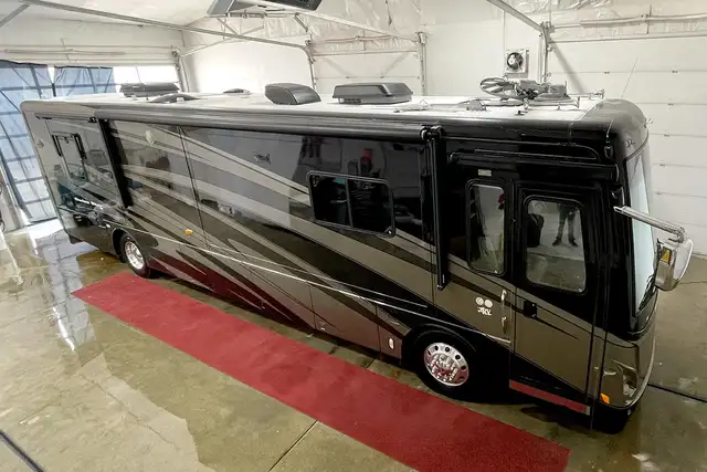 2007 Newmar Dutch Star 4023 – Pre-Owned Class A Motorhome.  in RVs & Motorhomes in Red Deer - Image 8