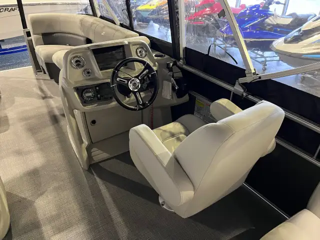 2024 Starcraft LX18R Moteur Yamaha F60LB Toit campeur inclus ! in Powerboats & Motorboats in Lac-Saint-Jean - Image 7