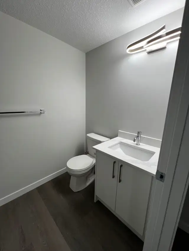 Legal 1-Bed Basement Suite — Private Entrance, Laundry & Parking in Long Term Rentals in Edmonton - Image 11
