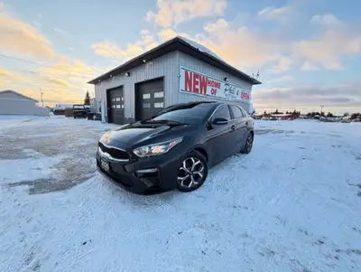 * 2020 KIA FORTE EX * BRAND NEW TIRES * NEW BRAKES * HEATED SEATS * HEATED STEERING WHEEL * LOW KMS...