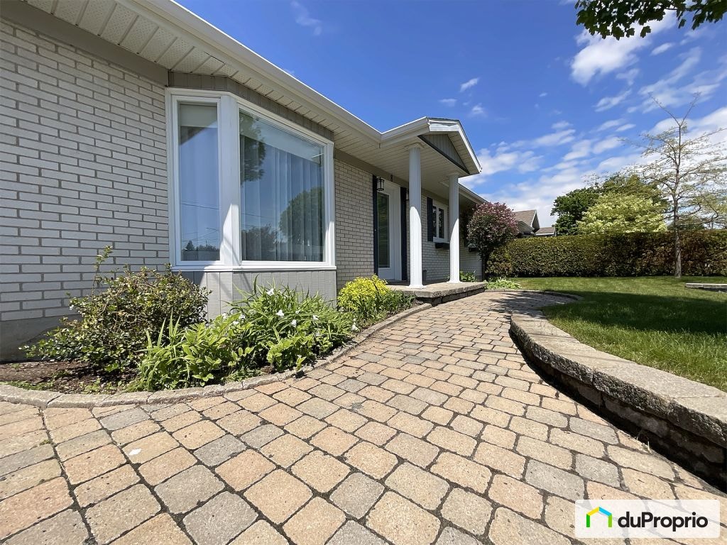 $350,000 - Bungalow for sale in Riviere-Du-Loup — photo 3
