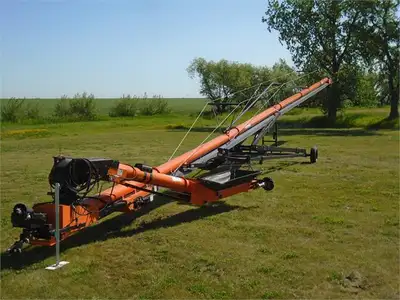 AGI $3000 REBATE. LIMITED TIME OFFER. Hydraulic Lift, Swing Away Hopper, Hydraulic Winch, Electric P...