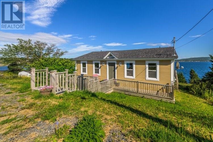 21 Front Road Dildo, Newfoundland & Labrador 1
