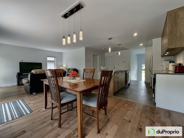 $358,000 - Semi-detached for sale in St-Gilles — photo 1