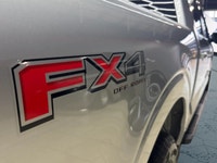 Experience the renowned 2022 Ford F-150 XLT 4x4 SuperCrew in a striking Silver finish, built for bot... (image 6)