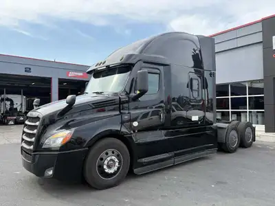 2021 Black Cascadia, 72 Raised Roof Condo, DD15, 505 HP, DT12 (auto)Transmission, 3.08 Ratio, 280 US...