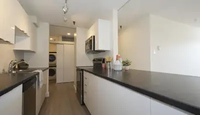 Newly renovated 2 bedroom suite for November 1st! This BEAUTIFUL, newly renovated 2-bedroom apartmen...
