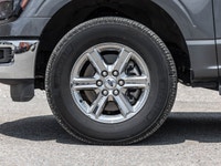 *Climate Control, SYNC 4, Remote Keyless Entry, Mobile Hotspot, Blind Spot Detection!* A true class... (image 3)