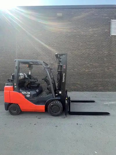 Keywords: used forklift, forklift, propane forklift, 3-stage mast, 8,000 lbs capacity, side shift, w...