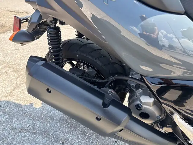 2022 Yamaha XMAX ~ YAMAHA XMAX ~ 300CC ~ COOL SCOOT ~ LOW KMS ~ in Street, Cruisers & Choppers in City of Toronto - Image 27