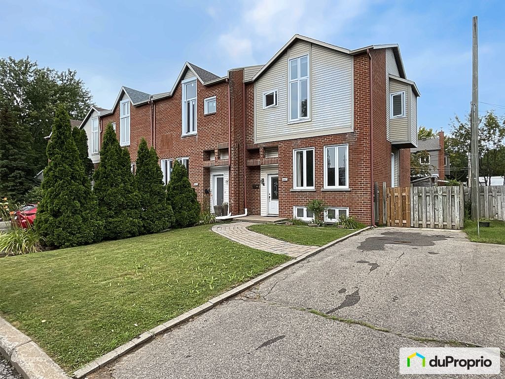 $549,000 - Townhouse in Pointe-Aux-Trembles / East Montreal — photo 1