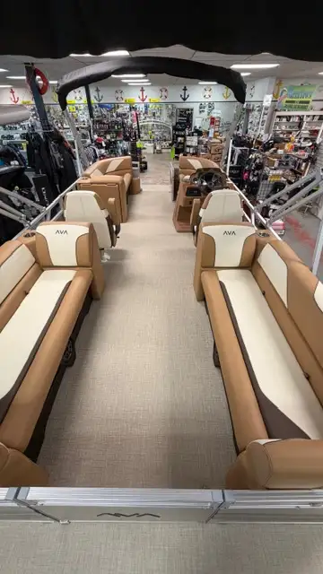 VENTURE 85 PLATINUM EDITION, COMMANDER MID BACK RECLINING CHAIR, MOORING COVER, LED SMOKED CHROME DO...