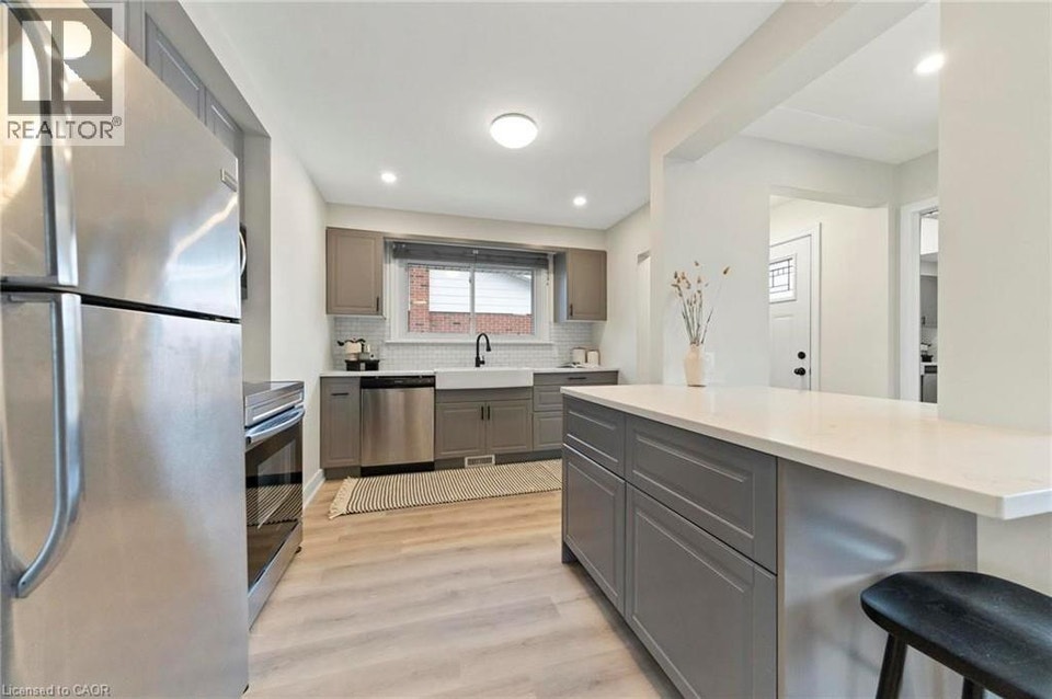 627 UPPER OTTAWA Street Unit# 1 Hamilton, Ontario 5