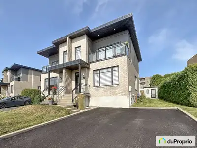 Maison clé en main à vendre secteur recherché de Beauport avec vue sur le fleuve. Située dans un sec...