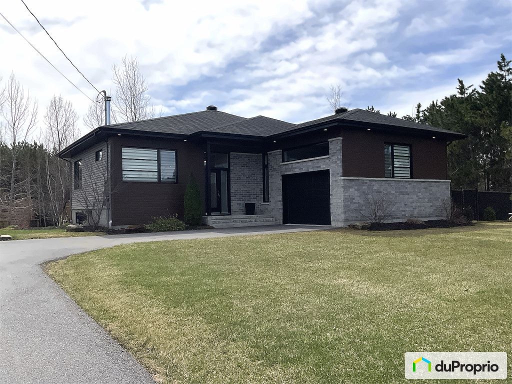 $739,000 - Bungalow for sale in Riviere-Beaudette — photo 1