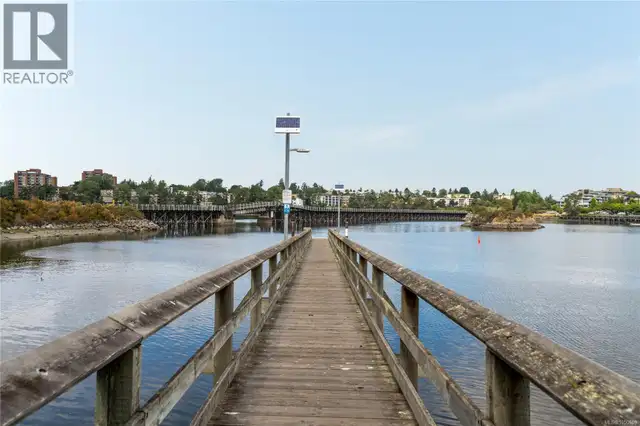 201 380 Waterfront Cres Victoria, British Columbia in Condos for Sale in Victoria - Image 33