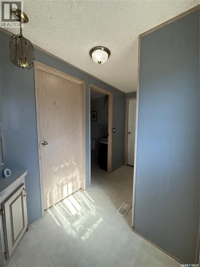 710 1st AVENUE W Kindersley, Saskatchewan in Houses for Sale in Saskatoon - Image 8
