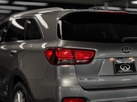 Ready for anything, this 2019 Kia Sorento LX in stunning Titanium Metallic offers a perfect blend of... (image 8)