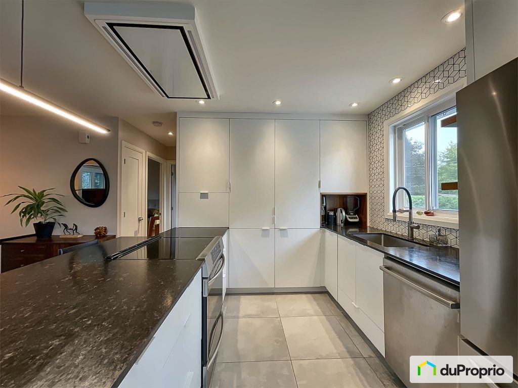 $629,000 - Bungalow for sale in St-Basile-Le-Grand — photo 3