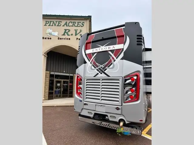 2021 Entegra Coach Anthem 44F only 35K Miles in RVs & Motorhomes in Moncton - Image 6