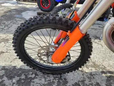 VERY CLEAN 2 STROKE ENDURO! ENTIRELY STOCK AND WELL MAINTAINED. ADMIN, TAXES AND LICENSING EXTRA. FI...