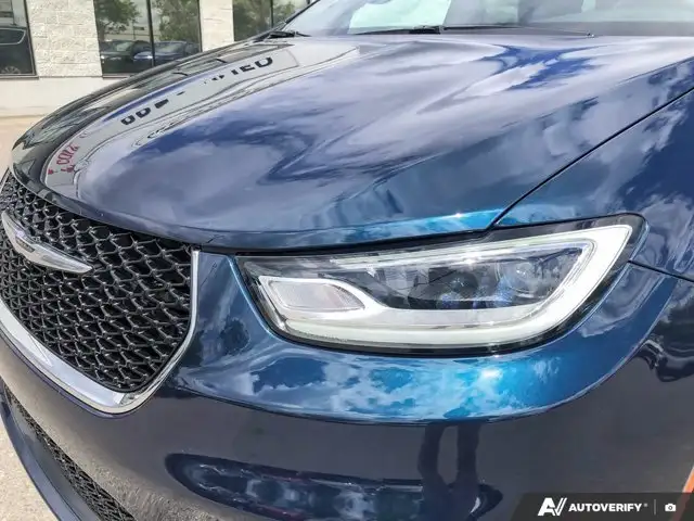 2025 Chrysler Pacifica Select | Apple/Android Auto | Clean5497663003826688010