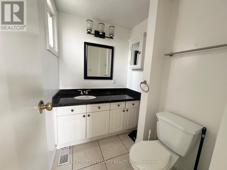 27 TOLLERTON AVENUE Toronto (Bayview Woods-Steeles), Ontario 5